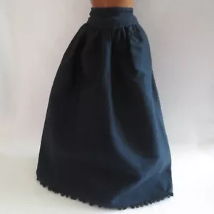 NEU 2021 Barbie inspirierende Damen Ida B Wells Puppe langer Rock ~ kurvige Kleidung - Bild 1 von 8