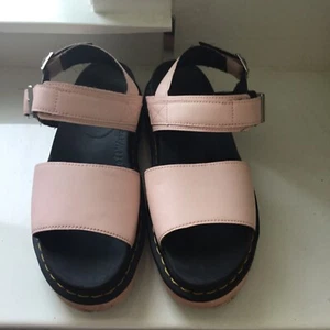 DR MARTENS VOSS SANDALS- SIZE 8/42- Beautiful Used Condition- Pink Leather - Picture 1 of 12