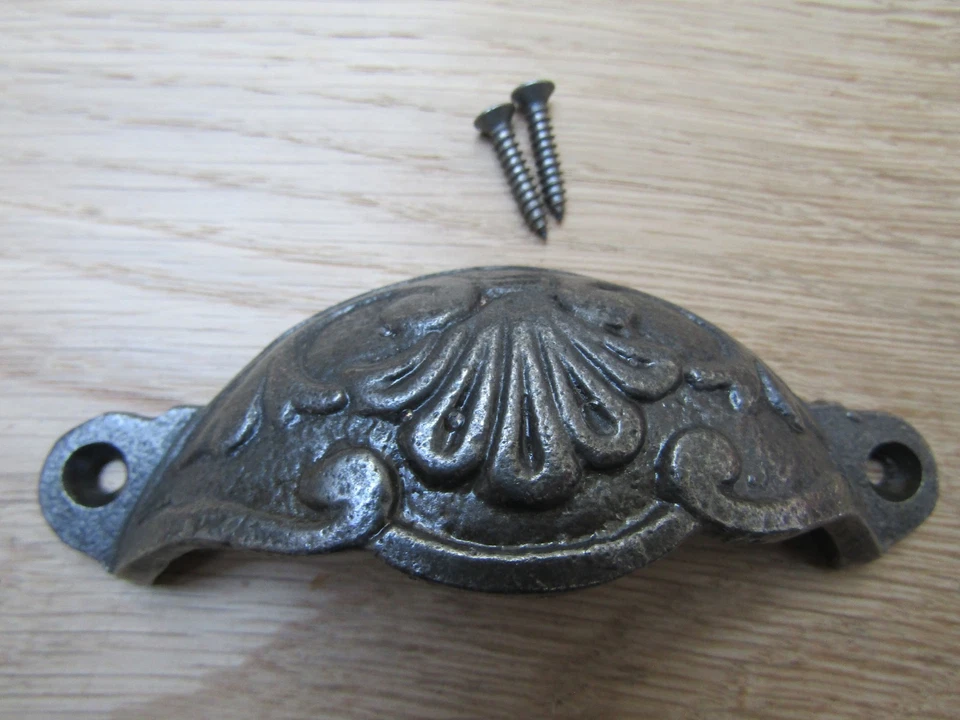 CAST IRON CHEST DRAWER WARDROBE KITCHEN CUPBOARD CABINET DOOR HANDLES & KNOBS - Image 1 of 4