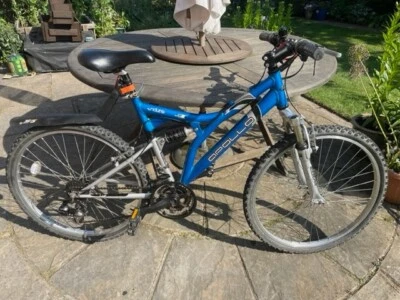 Bicicleta de montaña Apollo 26" azul para hombre Foto 1 de 4