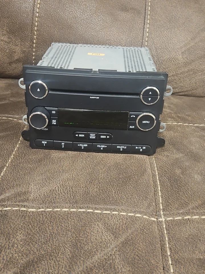 2008 - 2009 Ford Taurus X AM FM CD MP3 Radio OEM 8F9T-18C869-FA - Image 1 of 4