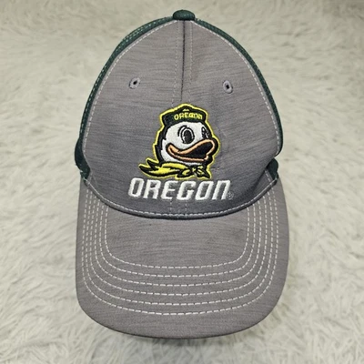 Gorra Oregon Ducks con correa trasera Top Of The World gris y verde Foto 1 de 4