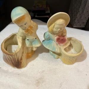 De colección. Juego de jarrón maceta Shawnee/niño con tocón de árbol/niña con capó #533 y 534  - Imagen 1 de 14