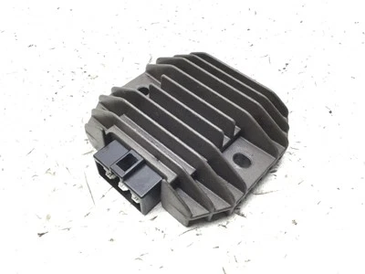 Voltage Regulator YAMAHA YZF R1 1000 2000 2001 RN041 - Image 1 of 4
