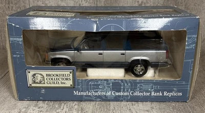1/24 Brookfield Collectors Guild 1994 GMC Suburban DieCast Bank - Image 1 of 4