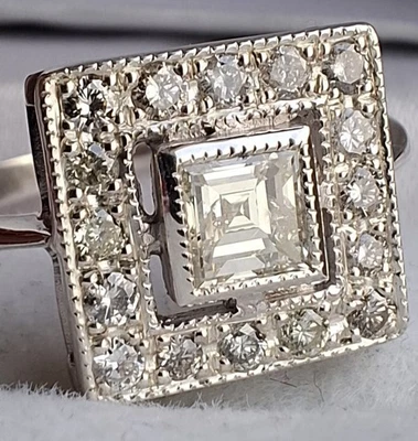 Anillo de compromiso cuadrado de cóctel Art Deco con racimo de diamantes de 0,70 quilates talla N/O Foto 1 de 4