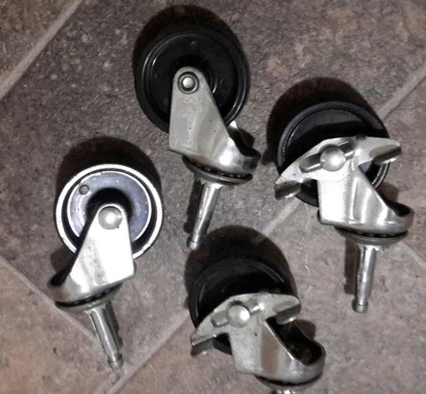 Set of 4 Butcher Block Wheels-2 Locking-EUC Cover