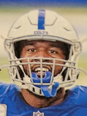 2021 Score NFL Gold Border Maniac Darius Leonard Indianapolis Colts Parallel - Image 1 of 4