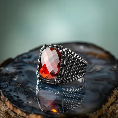 Anillo turco de plata esterlina 925 maciza básico facetado piedra circón rojo para hombre Foto 1 de 4