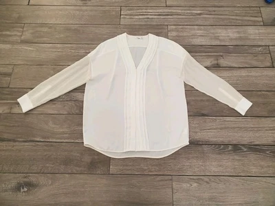 VINCE聚酯纤维真丝V领半透明长袖罩衫,尺寸8 — 第 1/4 张图片