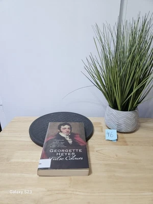 False Colours by  Georgette Heyer 2004 Paperback Ex Library  Foto 1 de 4