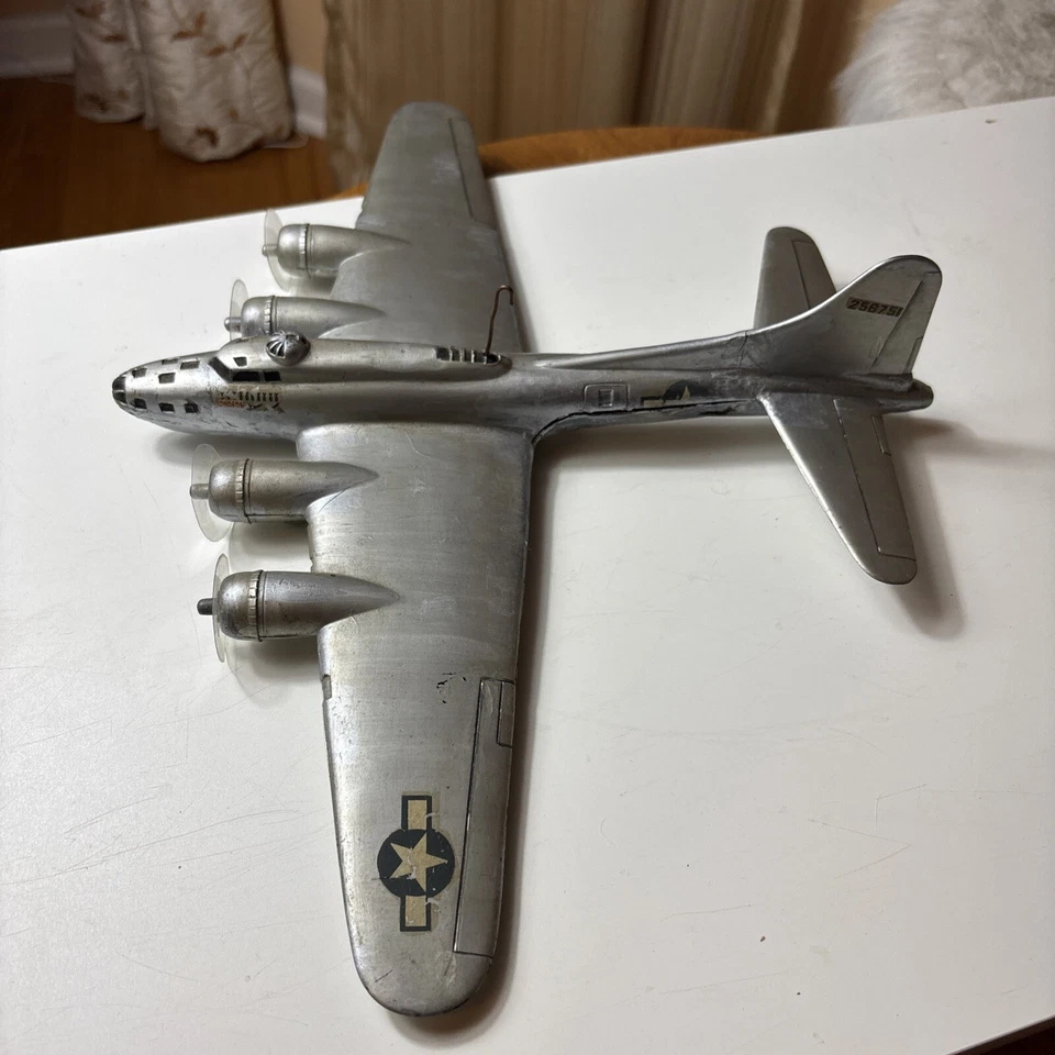 二战英国堡垒识别观察员模型飞机 B-17 1942 年 7 月损坏 — 第 1/4 张图片