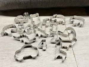 VINTAGE METALL AUSSTECHFORMEN VERSCHIEDENE FORMEN ZAHLEN TIERE KÜCHE BACKSET - Bild 1 von 10