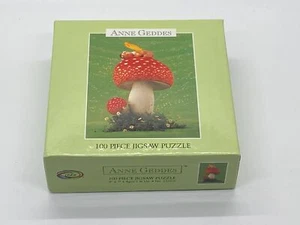 ANNE GEDDES MINI PUZZLE 100 pezzi NOS 1997 - BAMBINO SU FUNGO - Foto 1 di 2