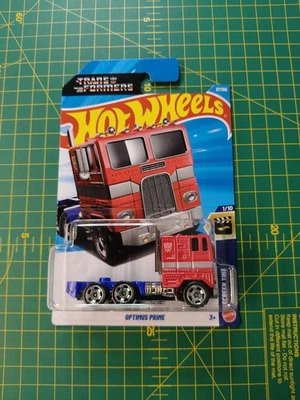 Hot Wheels 2026 Mainline Case B Optimus Prime Trans Formers 27/250 - Image 1 of 3