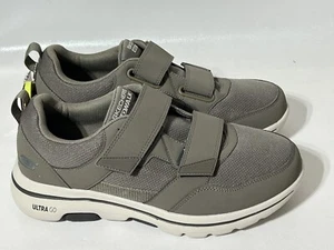 Skechers Women Sz US 7  Go Walk Extra Wide Fit Air Cooled GOGA Mat Comfort - Picture 1 of 6