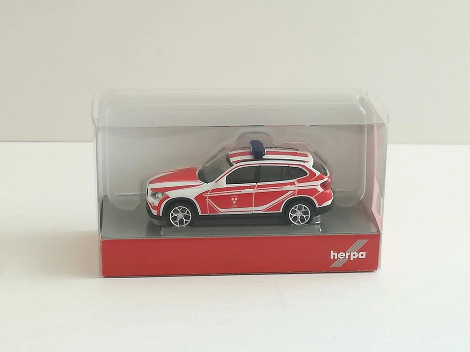 BMW X1 commando vehicle "Feuerwehr Landshut" - 1:87 (Herpa item: 93552) - Изображение 1 из 1