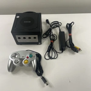 Nintendo GameCube Schwarz System Konsole Controller Bundle DOL-001 (USA) Getestet - Bild 1 von 16