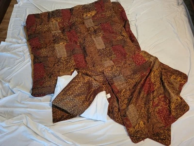 CROSCILL GALLERIA RED OLD WORLD  (4Pc) QUEEN  COMFORTER SET COMPLETE - Image 1 of 4