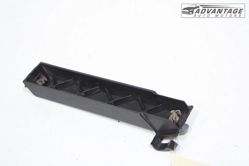 Parachoques trasero Chevrolet Camaro 2016-2024 soporte inferior izquierdo soporte de montaje OEM Foto 1 de 4