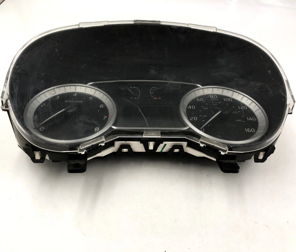 Cuadro de instrumentos velocímetro Nissan Sentra 2014-2015 OEM A03B17023 Foto 1 de 4