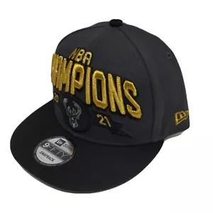 NUOVO Cappello Snapback Uomo New Era Milwaukee Bucks 2021 NBA Finals Champions - Foto 1 di 10
