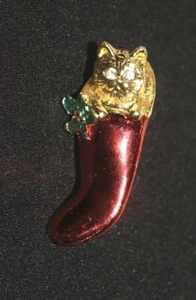 Brooch Cat in stocking. Christmas. Vintage rhinestone red and gold - Bild 1 von 4