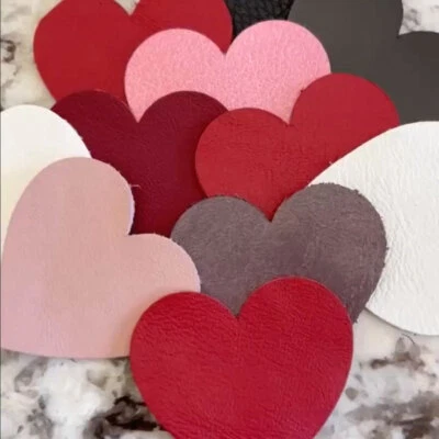 Recortes de corazón o flor de cuero genuino para proyectos de artesanía hágalo usted mismo y reserva de chatarra Foto 1 de 4