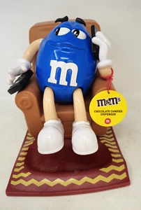 Dispensador de caramelos M&M World Choclate 2019 azul Lazy Boy reclinable con etiquetas - Imagen 1 de 7