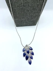 Ballet Marke lila ombre silberfarben Halskette Anhänger 32" neu - Bild 1 von 4