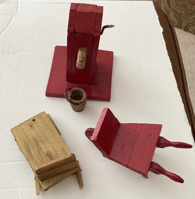 Antigua bomba de agua para carretilla trineo madera tallada a mano Foto 1 de 4