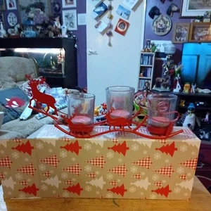 BOXED RED TRIO REINDEER SLEIGH CHRISTMAS TEA LIGHT HOLDER CANDLE GREAT CONDITION - Picture 1 of 4