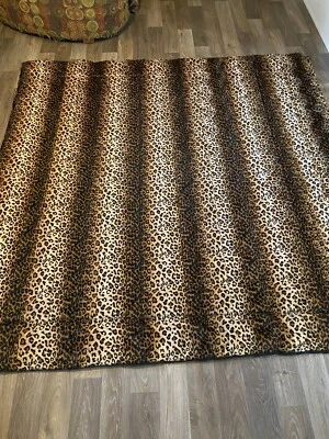 1 Edredón Estampado Leopardo COMPLETO Reversible Suave Acogedor Cálido 87"X86" Foto 1 de 4