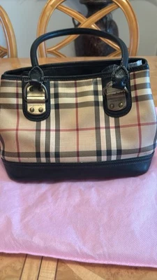 BURBERRY Bundle - Image 1 of 4