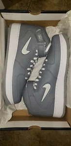 Totalmente Nuevas Nike Air Force 1 Mid QS Jewel NYC Gris Frío (DH5622-001) Para Hombre Talla 14 - Imagen 1 de 7