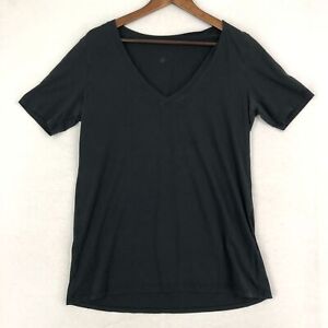 Lululemon Men's Size Large** Solid Black V-Neck Short Sleeve Active T-Shirt