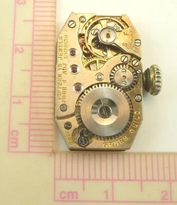 Gruen Guild 835 Wrist Watch Movement - Good Balance -  Parts  Repair - Picture 1 of 5