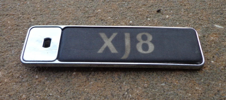 Jaguar XJ8 emblema maletero insignia calcomanía logotipo símbolo trasero OEM genuino stock original Foto 1 de 1