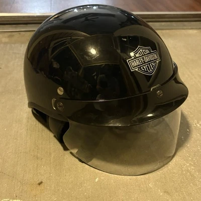Medio casco Harley Davidson visera negra mediana aprobado por el DOT protector solar Foto 1 de 4
