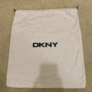 Bolso de mano DKNY negro con logotipo blanco con cordón cubierta 17,5" x 19" - Imagen 1 de 7
