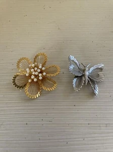 2 Vintage Monet Gold & Silver Tone 6 petal flower pearls & butterfly brooches - Picture 1 of 4