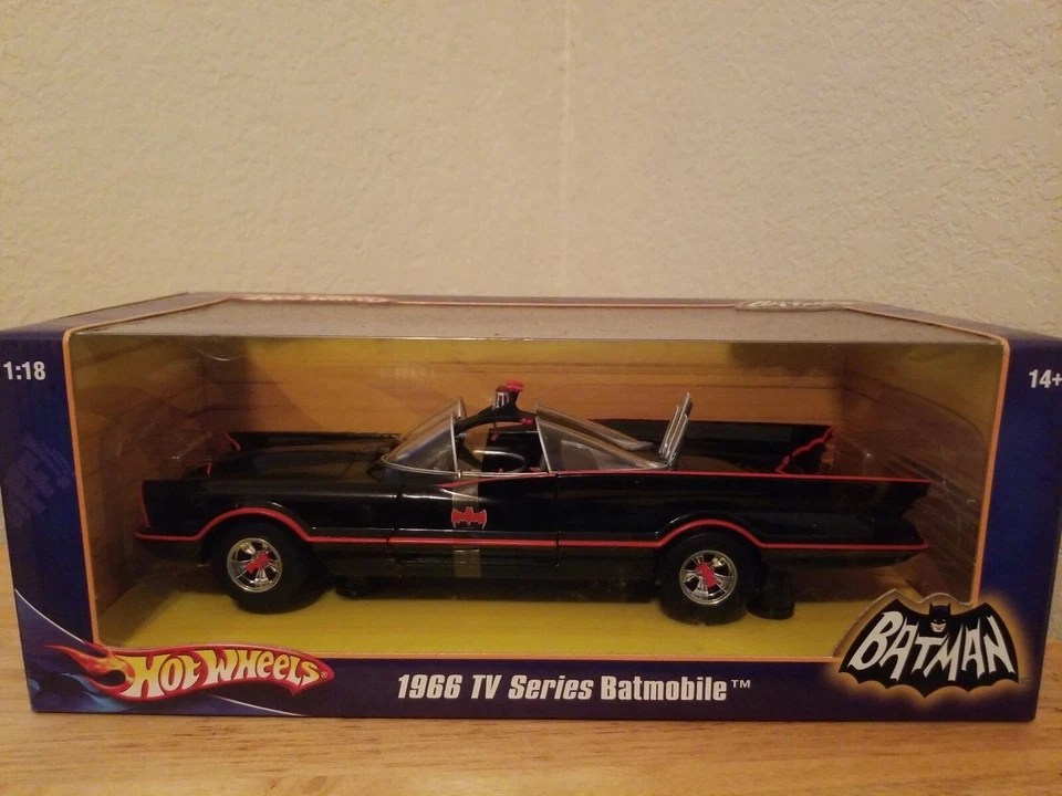 MATTEL HOT WHEELS 1966 TV SERIES BATMOBILE DIE CAST 1:18 SCALE Foto 1 de 4
