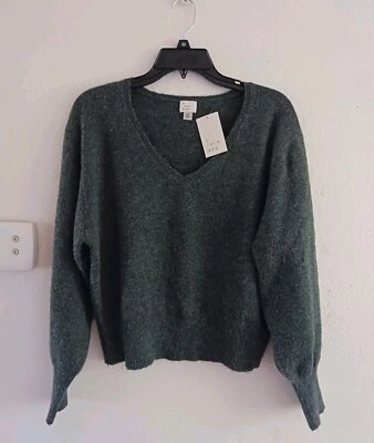 Suéter para mujer con cuello en V en gris Foto 1 de 4