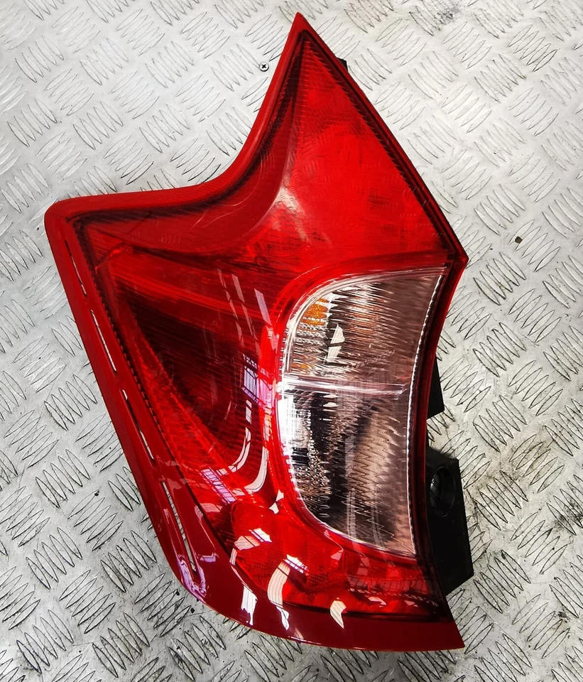 NISSAN NOTE 14-15-16-17 PASSENGER SIDE REAR LIGHT — 第 1/1 张图片