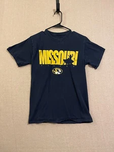 Camisa Russell Para Hombre Pequeña Negra Missouri Fútbol Gráfico Mangas Cortas - Imagen 1 de 11