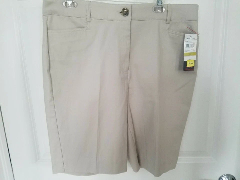 Studio Works Women's Shorts Size14 - Image 1 of 4