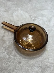 Juego de utensilios de cocina Corning Visions France de vidrio ámbar y tapa de 7" - Imagen 1 de 6