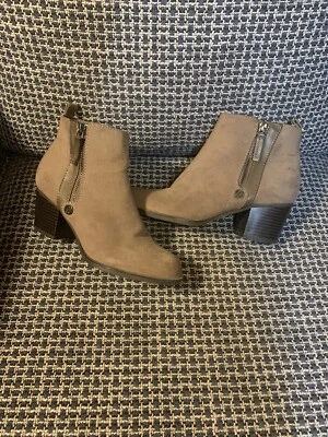Liz Claiborne Women Ankle Booties Brown Tan Suede Zipper Accent Hardly Worn. - Image 1 of 4