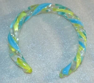 Vintage blau und gelb gedrehte Seile der Farbe Lucite Zelluloid dicker Armreif - Bild 1 von 6