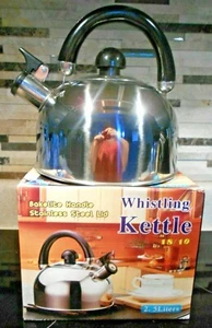 Whistling Kettle  Alpine Cuisine  2.5 Liters - Picture 1 of 6
